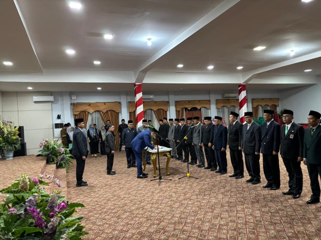 BREAKING NEWS: Pelantikan Perdana, Bupati Merangin M. Syukur Lantik 15 Pejabat Eselon II di Rumah Dinas