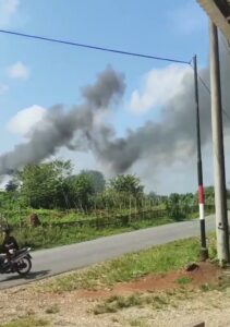 Diduga Asap Abu Boiler PT KDA Cemari Lingkungan, Warga Tuntut Pemerintah Bertindak