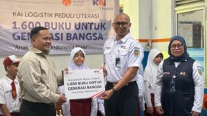 KAI Logistik Salurkan 1.600 Buku, Perkuat Literasi untuk Wujudkan Indonesia Emas 2045