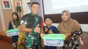 Kolaborasi Kodim 0416/Bute dan Lions Club, Bahagia Bersama Warga dan Anak-Anak Sambut HUT TNI ke-80