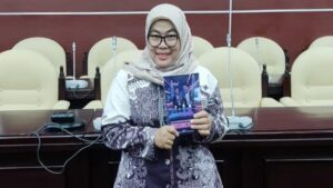Mahasiswa DIK 33 Universitas Sahid Jakarta Luncurkan Buku “Prosumnesia: Transformasi Digital Dalam Politik dan Demokrasi”