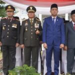 Danrem 042/Gapu Bersama Gubernur dan Forkopimda Jambi Ziarah ke TMP Satria Bhakti Peringati Hari Pahlawan 2025