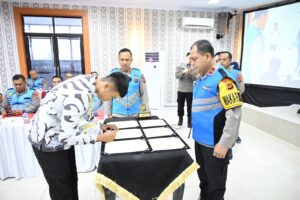 Polda Jambi Laksanakan Pakta Integritas dan Pengambilan Sumpah Penerimaan Bintara Brimob Polri
