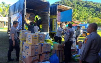 Polri Salurkan Puluhan Ribu Bantuan Logistik untuk Korban Bencana Alam di Sumatera Barat