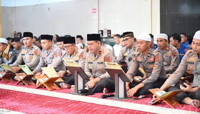 Sisi Religius Korps Bhayangkara: Personel Polda Jambi Khusyuk Ikuti Binrohtal Islam