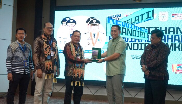 Buka Pelatihan UMKM, Bupati M. Syukur Dorong Industri Lokal Masuk Dunia Ritel Waralaba