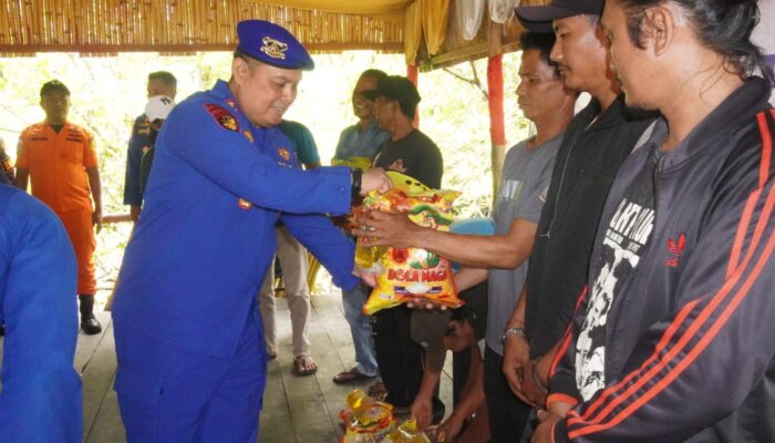 Dirpolairud Polda Jambi Sambangi Warga Pesisir Kampung Laut Lewat Program Sambang Nusa Presisi