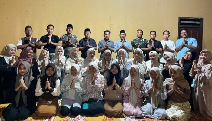 Buka Puasa Bersama Satgas TMMD Kodim 0415/Jambi, Warga Desa Petajen Rasakan Kehangatan dan Kekeluargaan