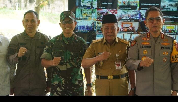 Danrem 042/Gapu Bersama Kapolda Jambi Tinjau Sitkamtibmas Wisata Kampung Radja, Pastikan Libur Idul Fitri Aman dan Kondusif