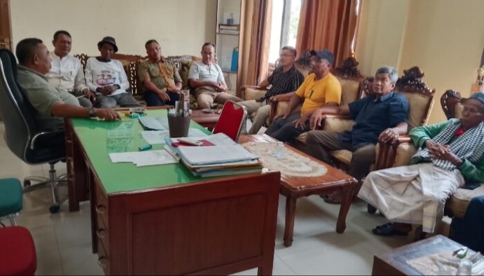 Tagih Janji, Warga Sungai Bengkal Datangi Kantor Camat: Sengketa Batas Makin Memanas!