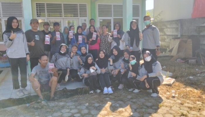 Dukung Kota Jambi Bahagia, Warga RT 08 Antusias Goro