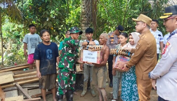 Dua Hari Pascabanjir, Dandim 0420/Sarko Terus Turun Salurkan Bantuan ke Warga