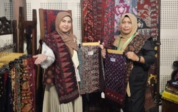 Batik Jambi Karya Ny. Ruslaini Fadli Menyapa Panggung Nasional di Persit Bisa 2